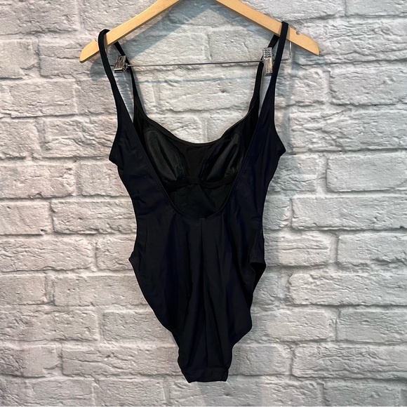 La Blanca by Rod Beattie blk one piece bathing suit size 10 w/ mesh V cut outs - Picture 2 of 14